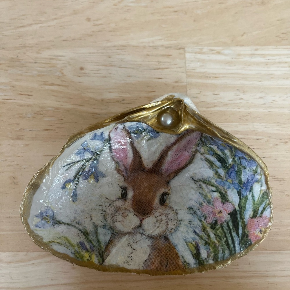 Decoupage bunny shell